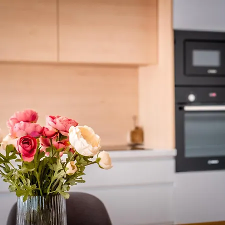 Nivy Weekend Free Parking -1 Min To Nivy Mall And Bus Station Apartment Bratislava