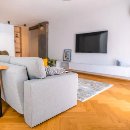 Apartment Nivy Weekend Free Parking -1 Min To Nivy Mall And Bus Station *